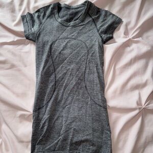 Lululemon sparkly swiftly tech short sleeve